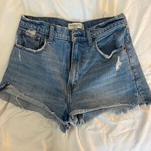 Abercrombie & Fitch Mom Short High Rise